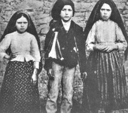 Jacinta und Francisco Marto ,Lúcia dos Santos,